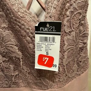 Size S never worn need this gone because I am going to college. Will negotiate.